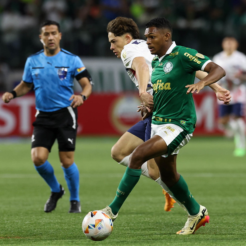 Luis Guilherme - o camisa 31 foi utilizado como titular e jogando mais aberto pela esquerda, tentou quebrar a linha defensiva do San Lorenzo com pouco sucesso. No segundo tempo cruzou boa bola na área, mas Estêvão desperdiçou