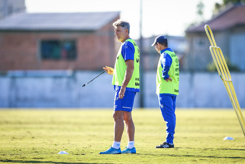 Treinamento do Grêmio em Curitiba: Fotos da Preparação para Partida Importante.