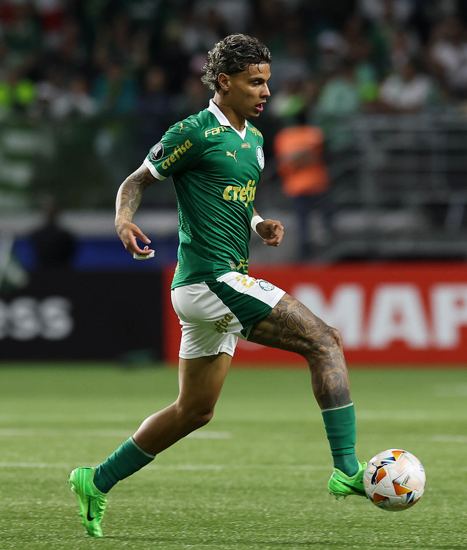 Richard Ríos - apesar do jogo coletivo abaixo, o colombiano se destacou no meio-campo palmeirense. Na segunda etapa ainda teve chance de marcar que fez até alguns torcedores gritarem gol, mas a bola foi pelo lado de fora da rede