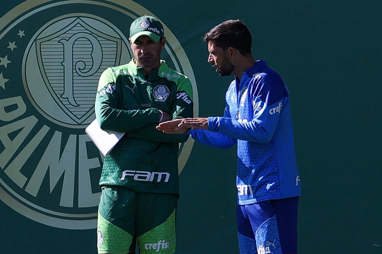Palmeiras planeja recuperação física e ajustes em semana livre para aprimorar desempenho.