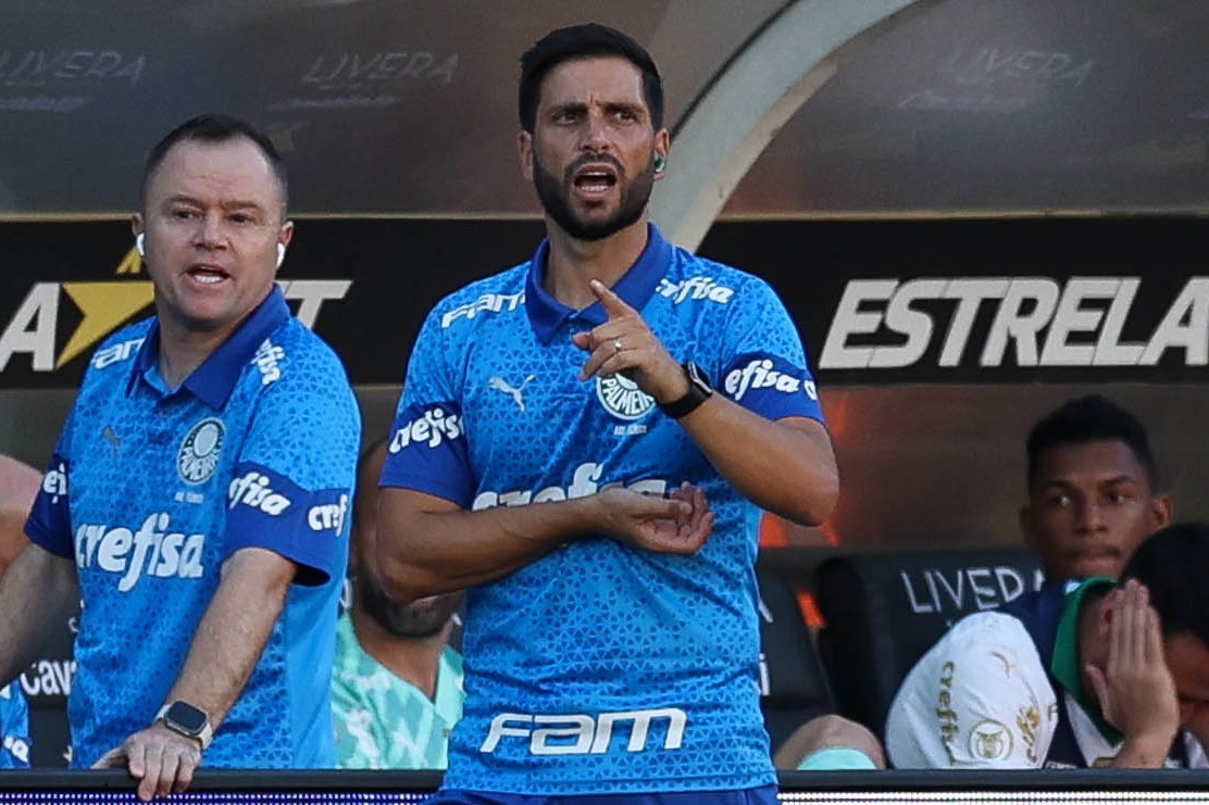 Martinho relata experiência como técnico e se inspira no lema alviverde.