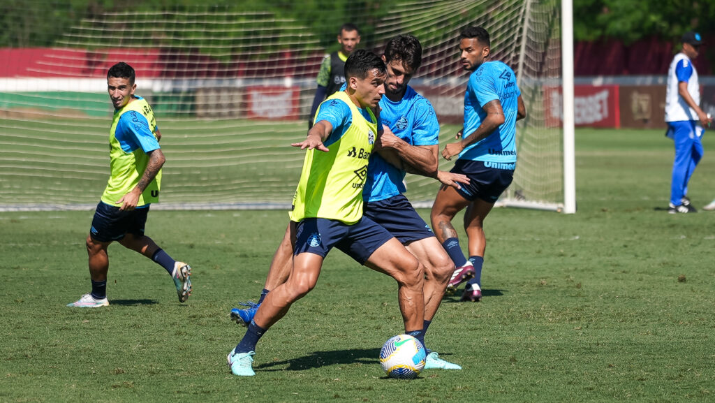 Grêmio se prepara para enfrentar o Flamengo no Maracanã em treino final.