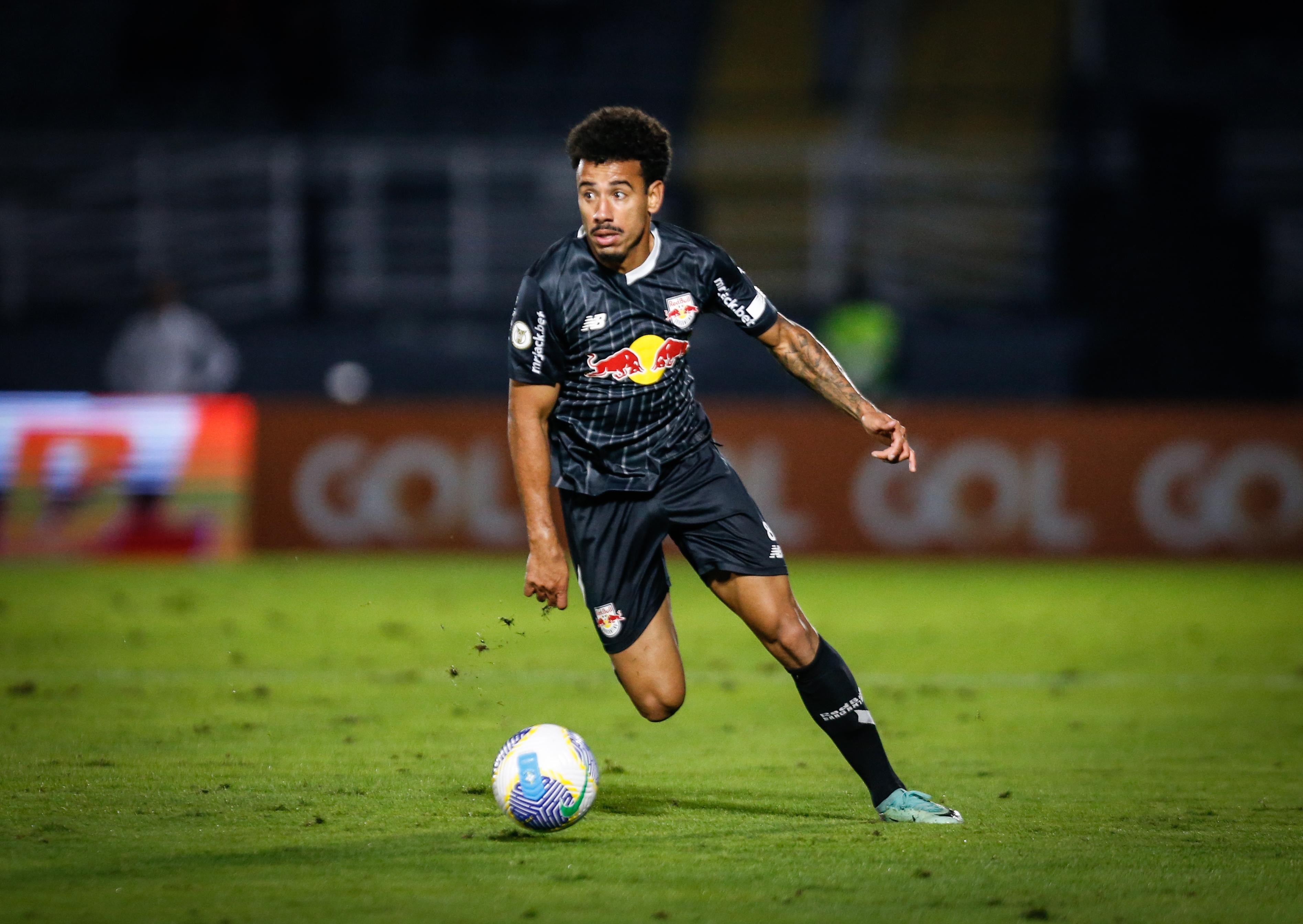 Lucas Evangelista, do Bragantino, Confirma Interesse do Corinthians em Possível Transferência.