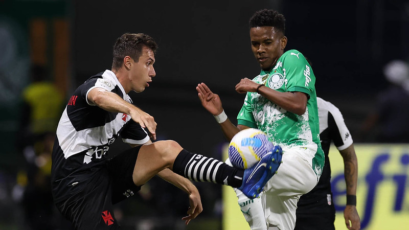 Estreia de Estêvão no Profissional do Palmeiras: Liderança nas Estatísticas entre Jogadores