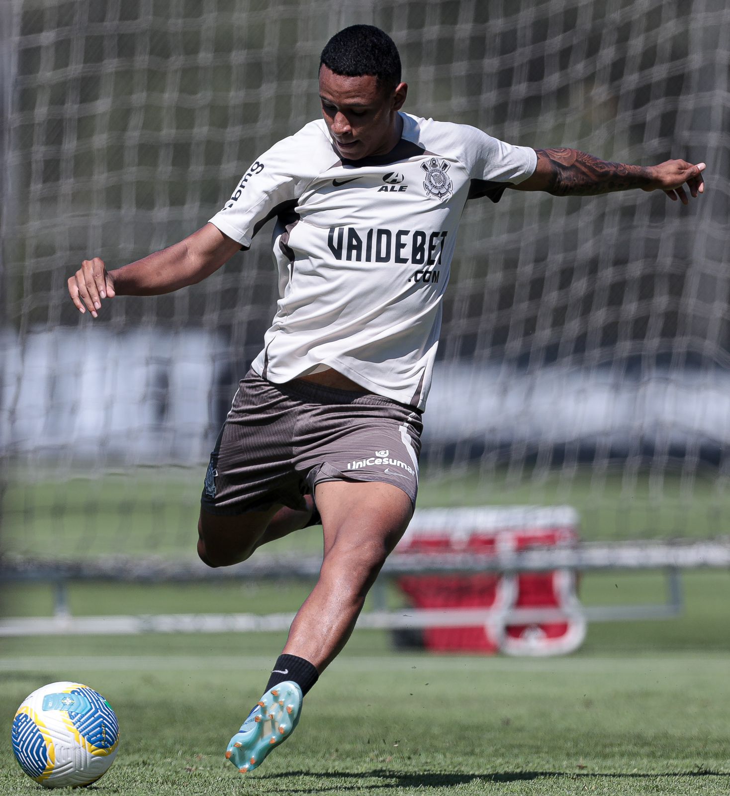 Último Treino do Corinthians antes de Jogo Contra o América-RN: Fotos Exclusivas.