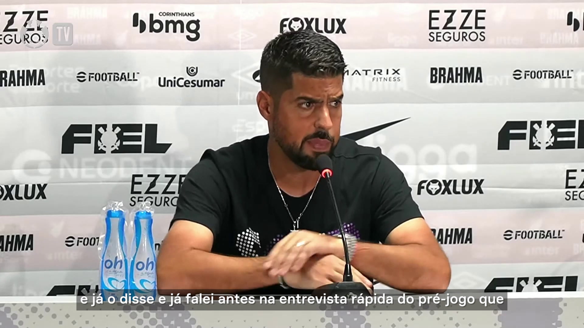 Carlos Miguel está fora dos planos do Corinthians, confirma António Oliveira.