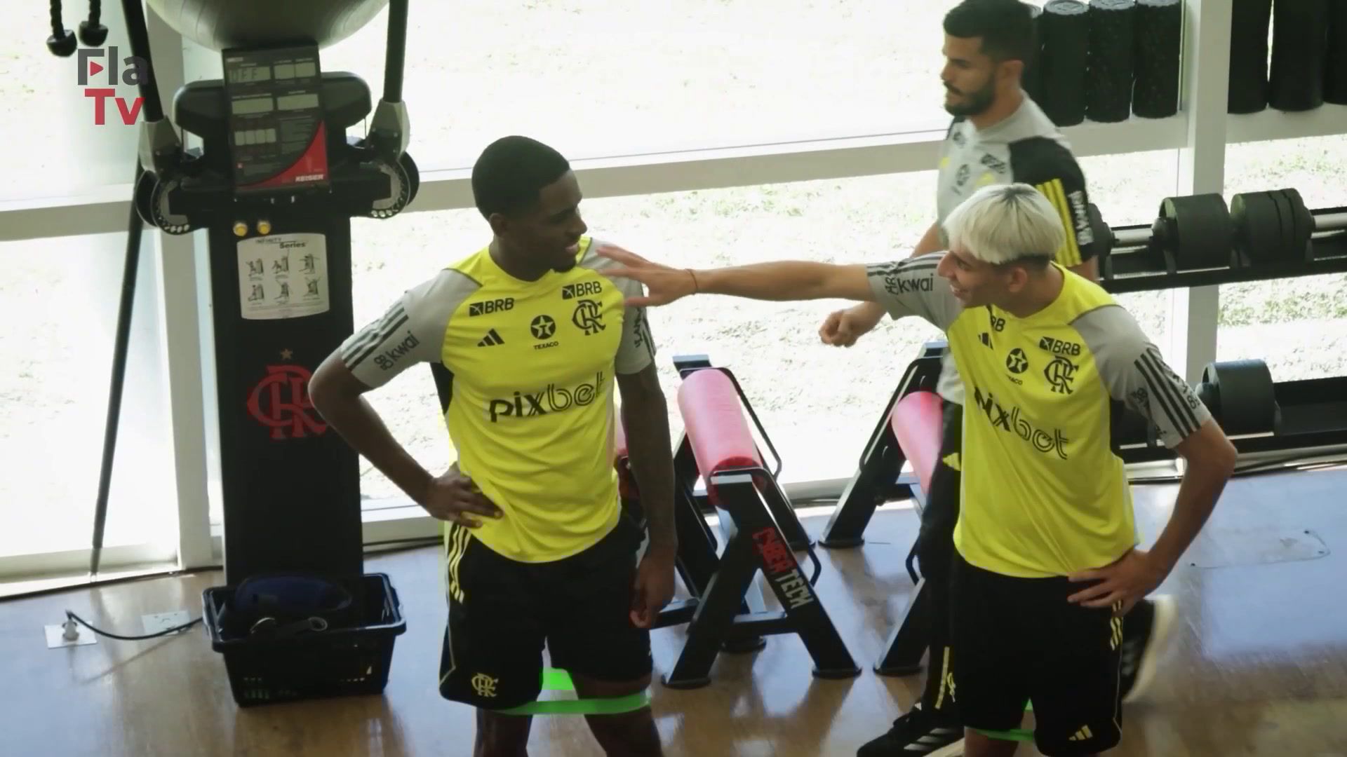 Ayrton Lucas, Allan e Cebolinha Progredindo na Recuperação no Flamengo.