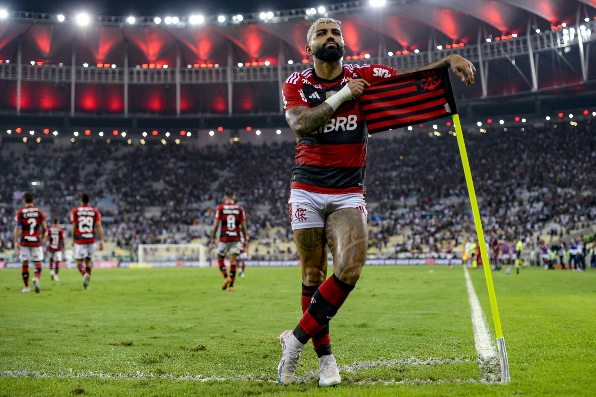 Gabigol precisa recuperar tempo perdido no Flamengo após fraco desempenho em 2024.