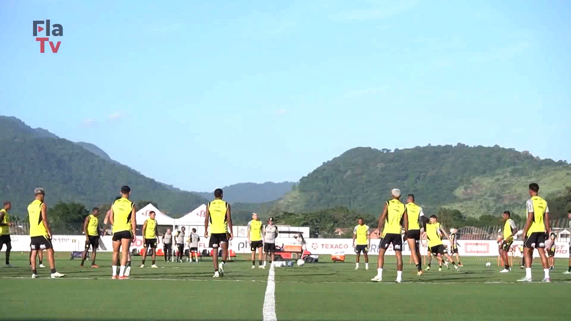 Flamengo conclui preparação para duelo contra o São Paulo no Maracanã.