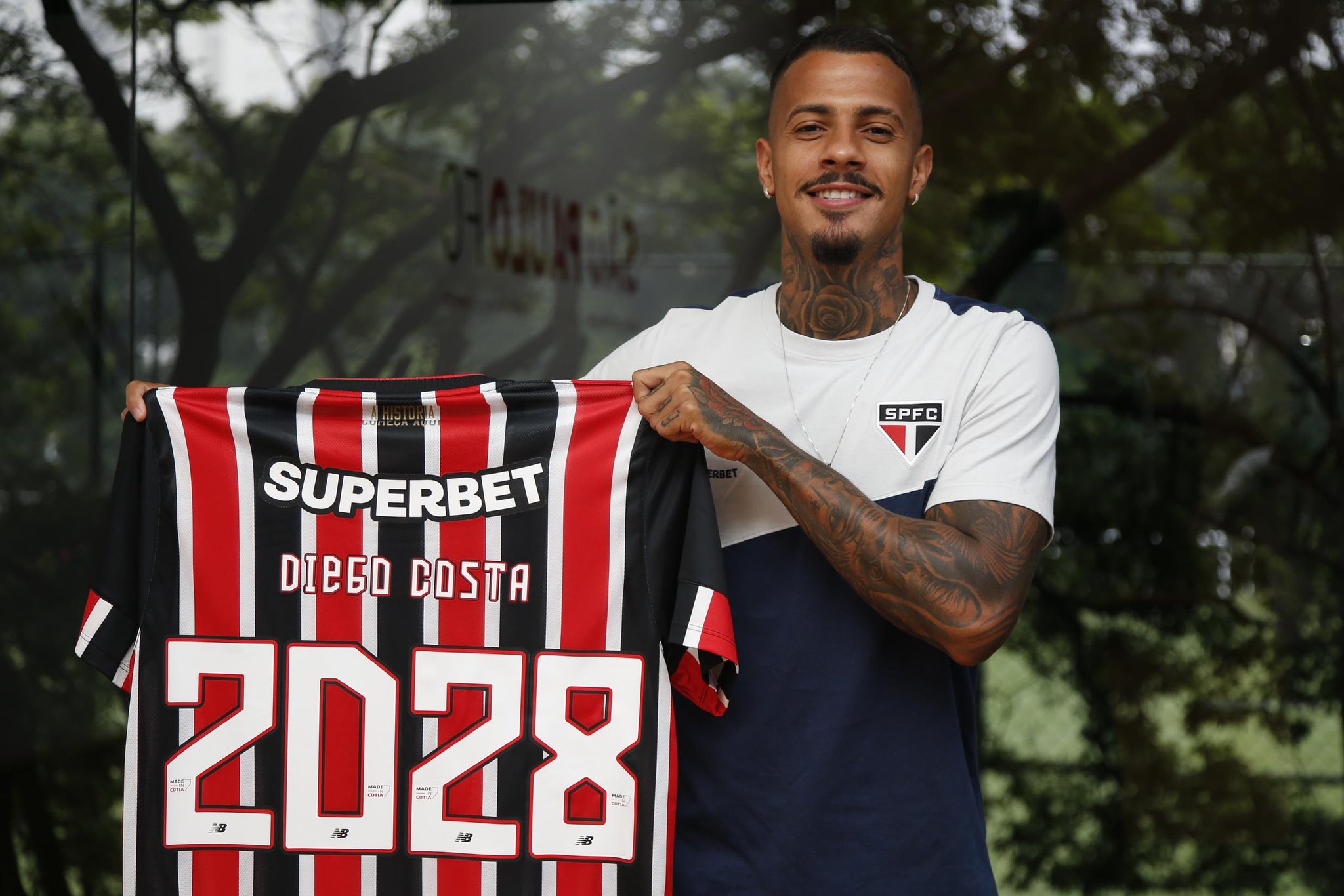 São Paulo renova contrato do zagueiro Diego Costa até 2028 - Gazeta ...
