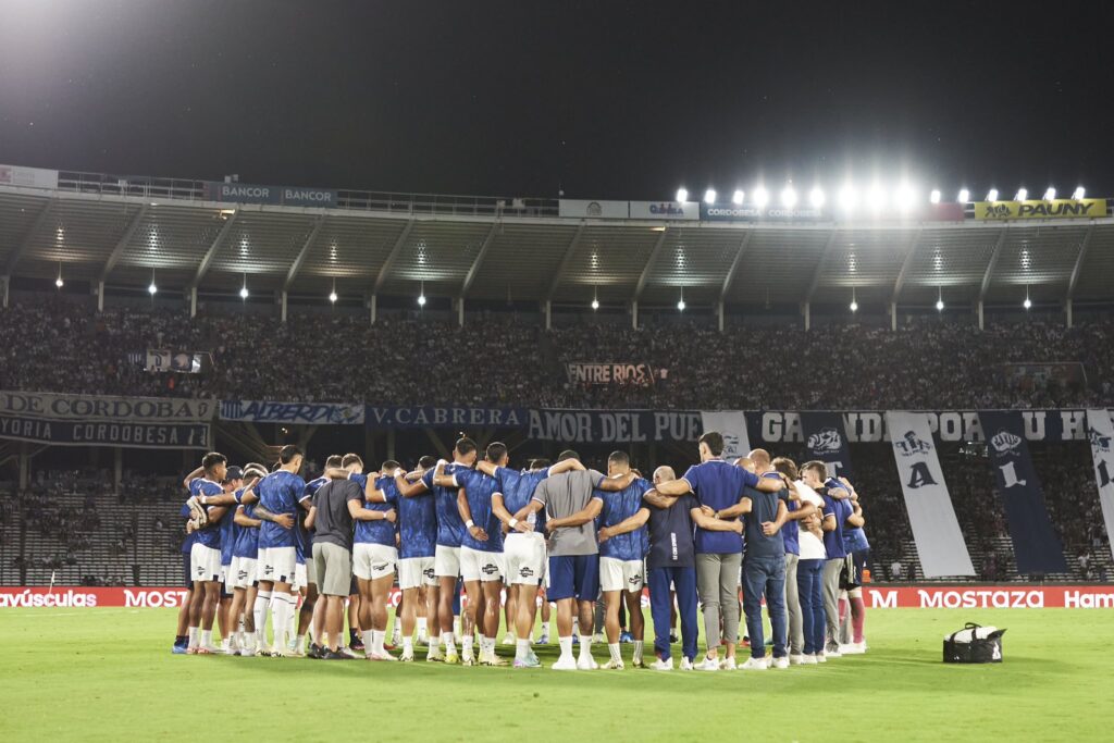 Provável Talleres: Herrera; Benavidez, Catalán, Rodríguez e Navarro; Portilla, Ortegoza e Portillo; Botta, Sosa e Girotti. (Foto: CA Talleres/Divulgação)