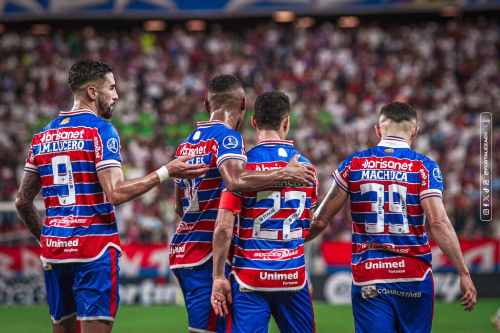 Provável escalação do Fortaleza: João Ricardo; Tinga, Titi, Brítez e Bruno Pacheco; Hércules, Zé Welison, Yago Pikachu, Pochettino e Moisés; Lucero. (Foto: Mateus Lotif/FEC)