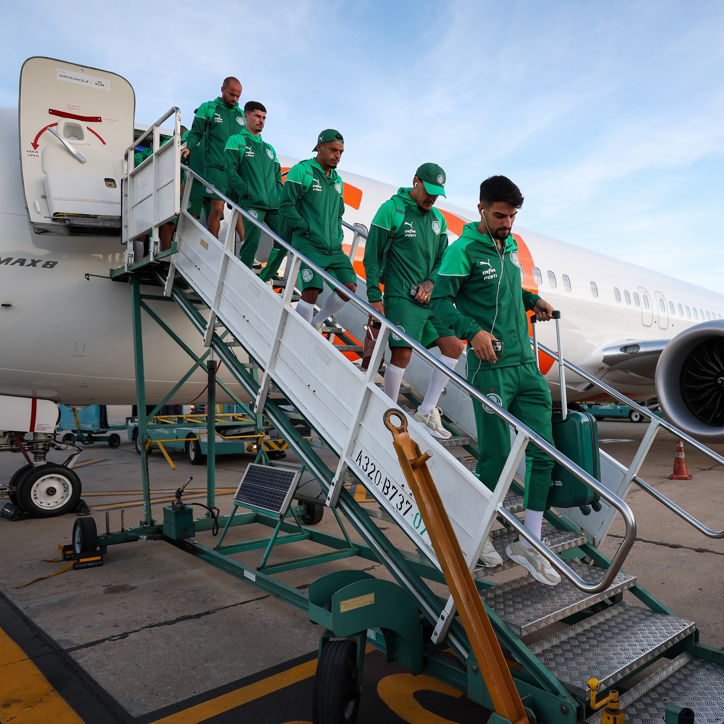 Palmeiras chega à Argentina para enfrentar San Lorenzo na estreia da Libertadores.