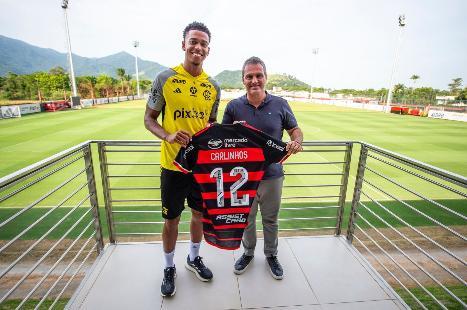 Após título do Carioca, Flamengo confirma chegada do atacante Carlinhos