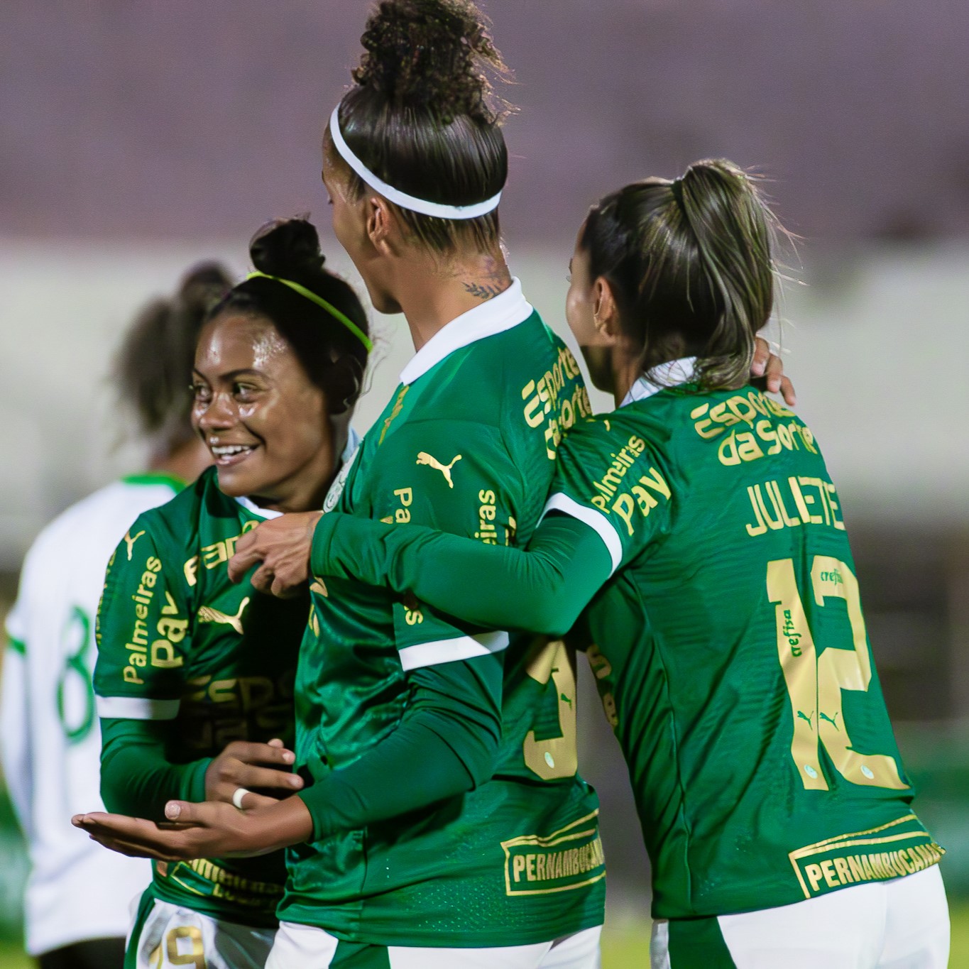 Amanda Gutierres se destaca em vitória do Palmeiras sobre o Real Brasília