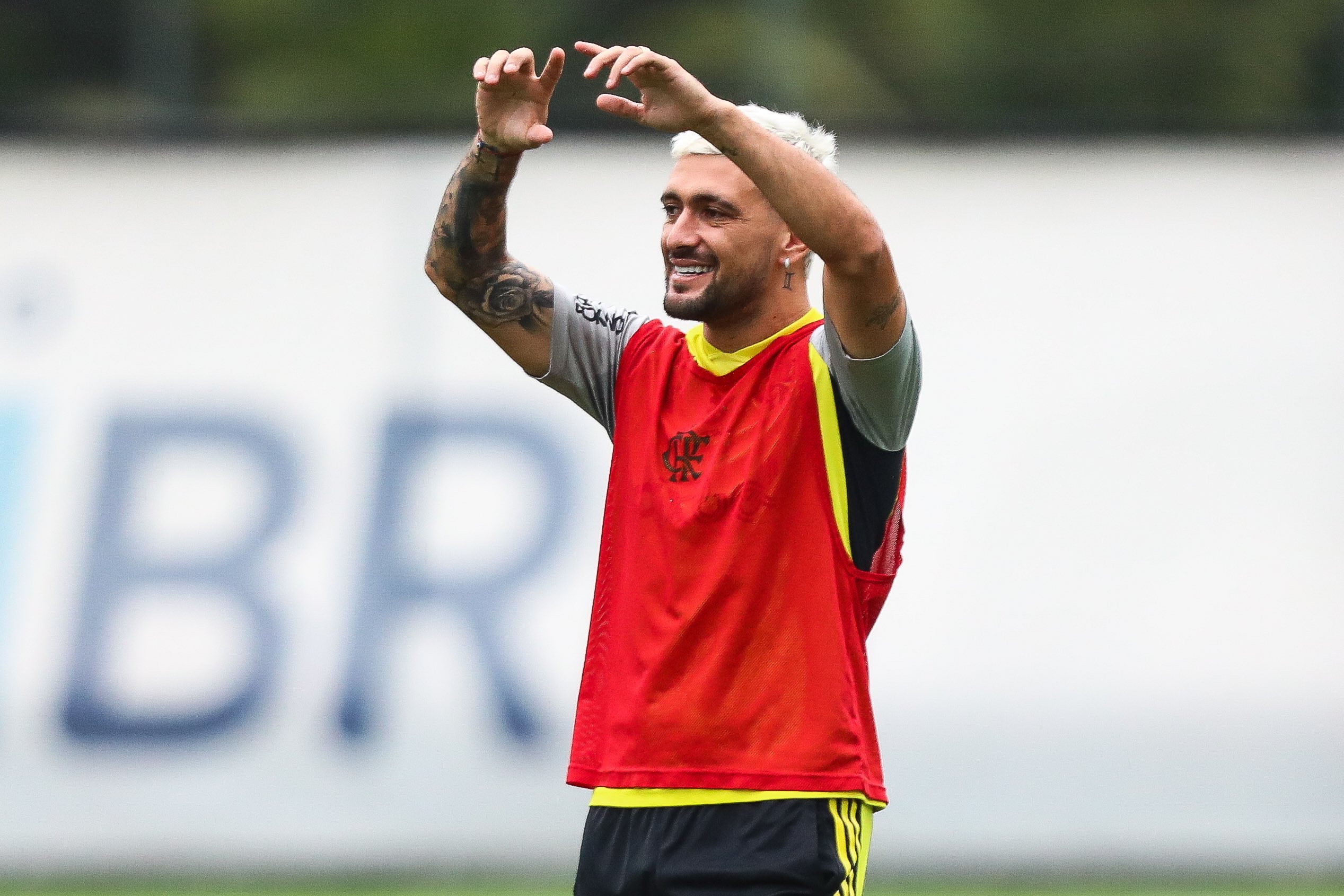 Flamengo realiza último treino antes de enfrentar Bolívar pela Libertadores.