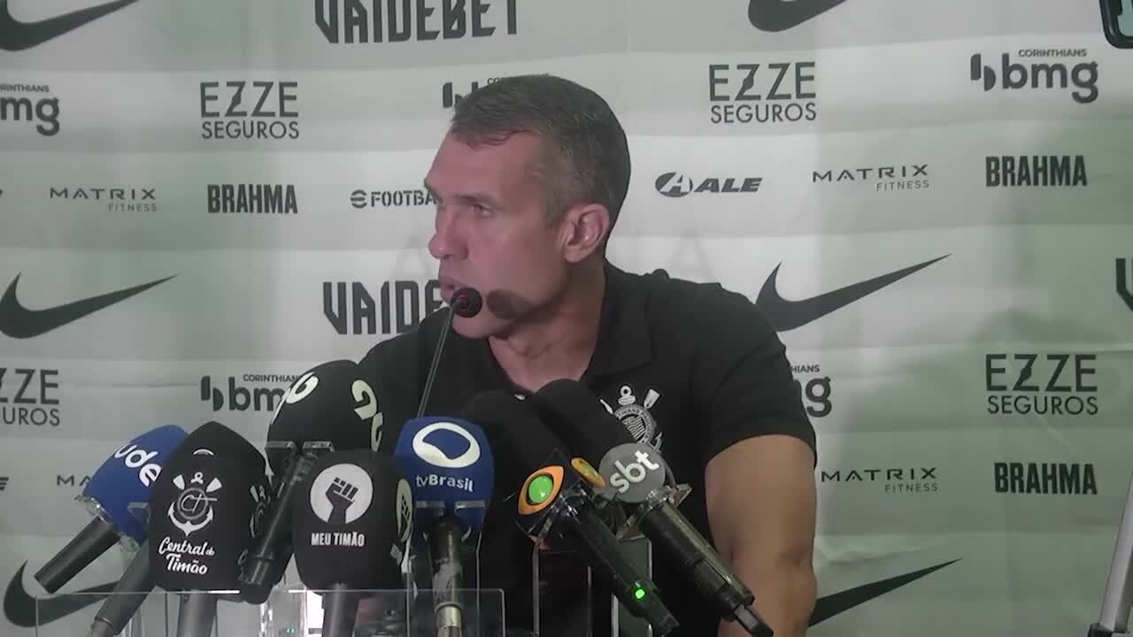 Treinador Bruno Lazaroni elogia desempenho do Corinthians na vitória em Natal.