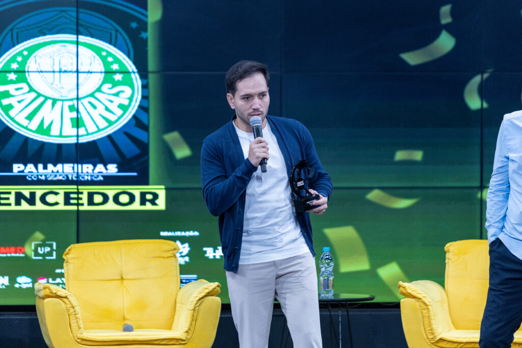 Palmeiras brilha na premiação da Conafut e conquista três prêmios importantes.