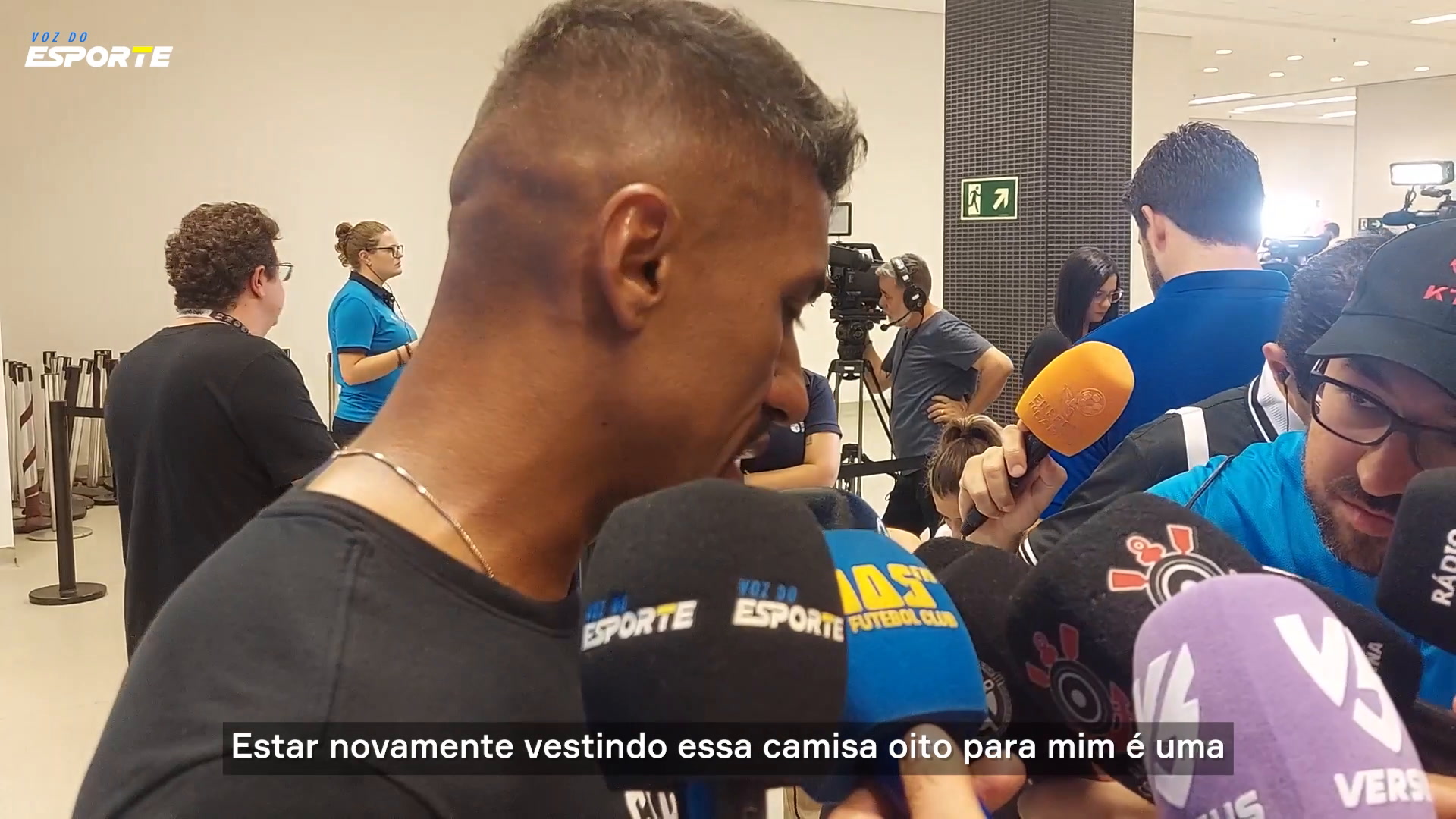 Paulinho comenta renovação e retorno com a camisa 8 do Corinthians