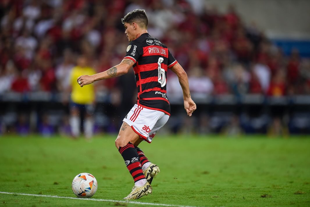 Flamengo anuncia lesão muscular do lateral esquerdo Ayrton Lucas; saiba mais