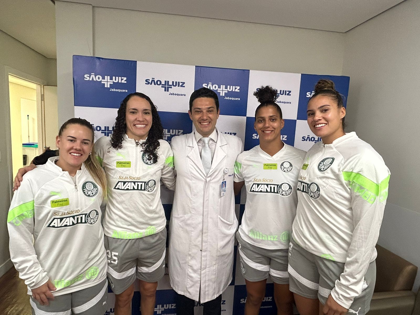 Time feminino do Palmeiras realiza exames em hospital na zona sul de São Paulo