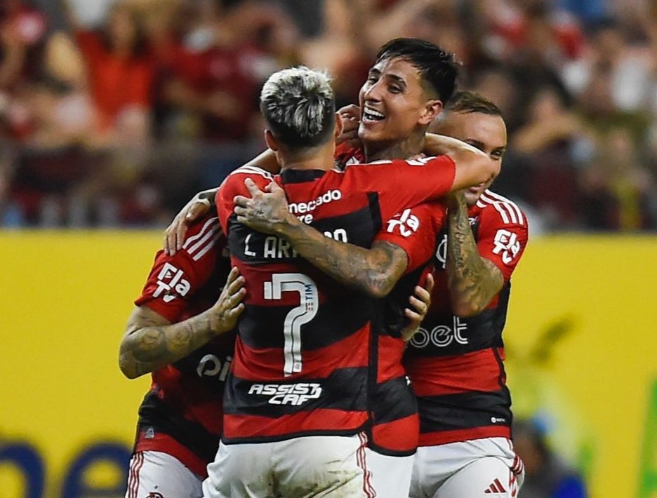 Varela comemora gol pelo Flamengo e projeta reforço de De La Cruz: Vai somar muito