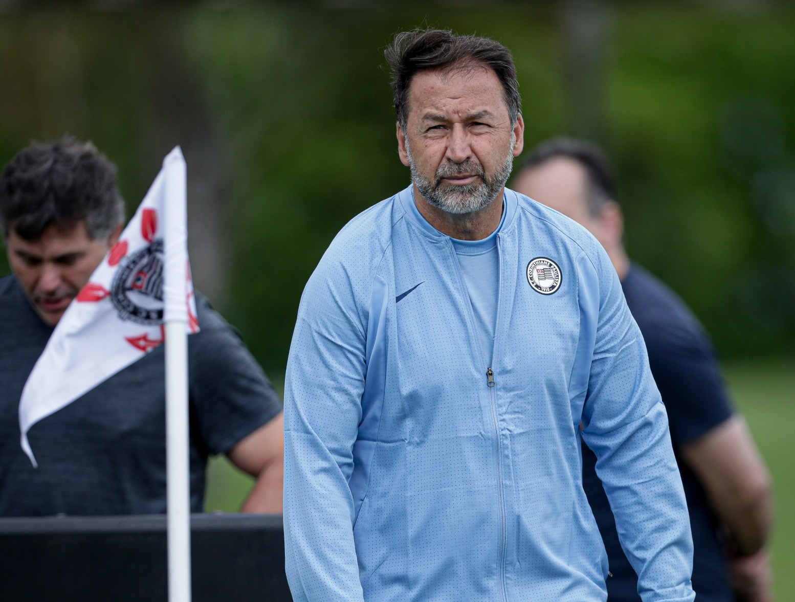 Augusto Melo causa desentendimento ao divulgar prazo e valores do contrato com Brax.