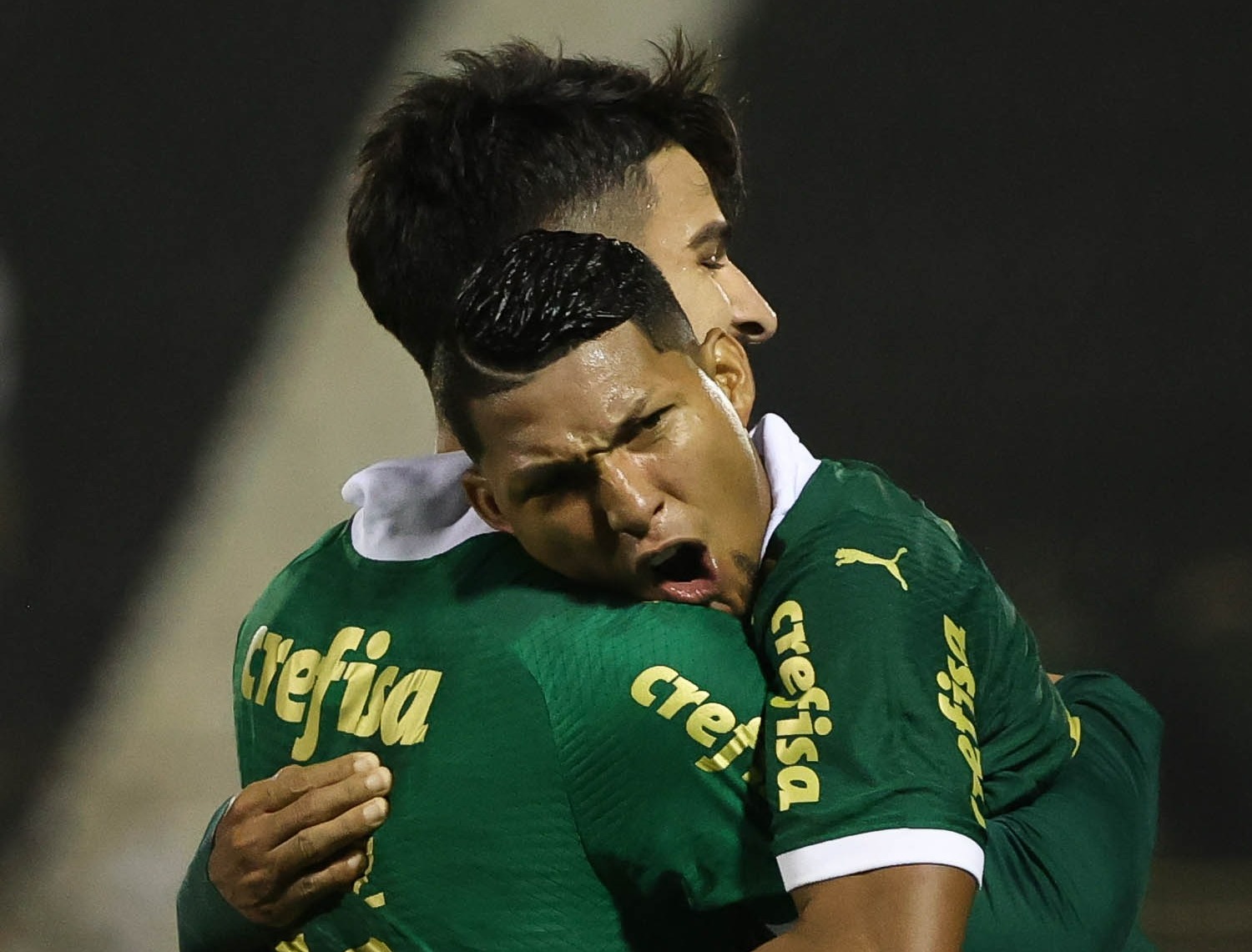 Disputa de posição entre Rony e Flaco: análise de desempenho no Palmeiras