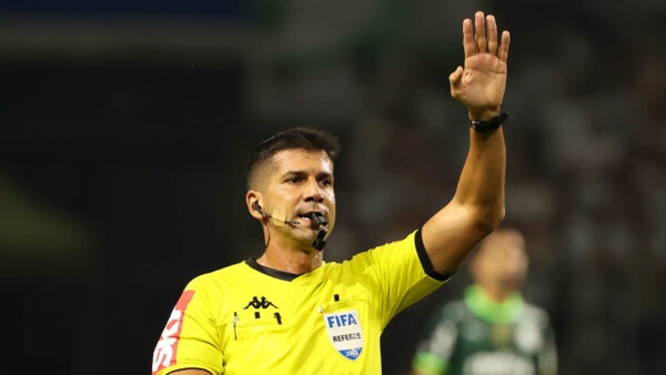 Bruno Arleu de Araújo será o responsável por apitar o jogo. Bruno Boschilia e Thiago Rosa de Oliveira serão os assistentes, e Paulo Renato Moreira da Silva Coelho ficará no comando do VAR.