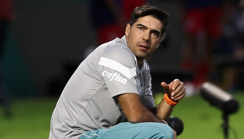 Palmeiras busca classificação na Libertadores e reabilitação no Brasileirão