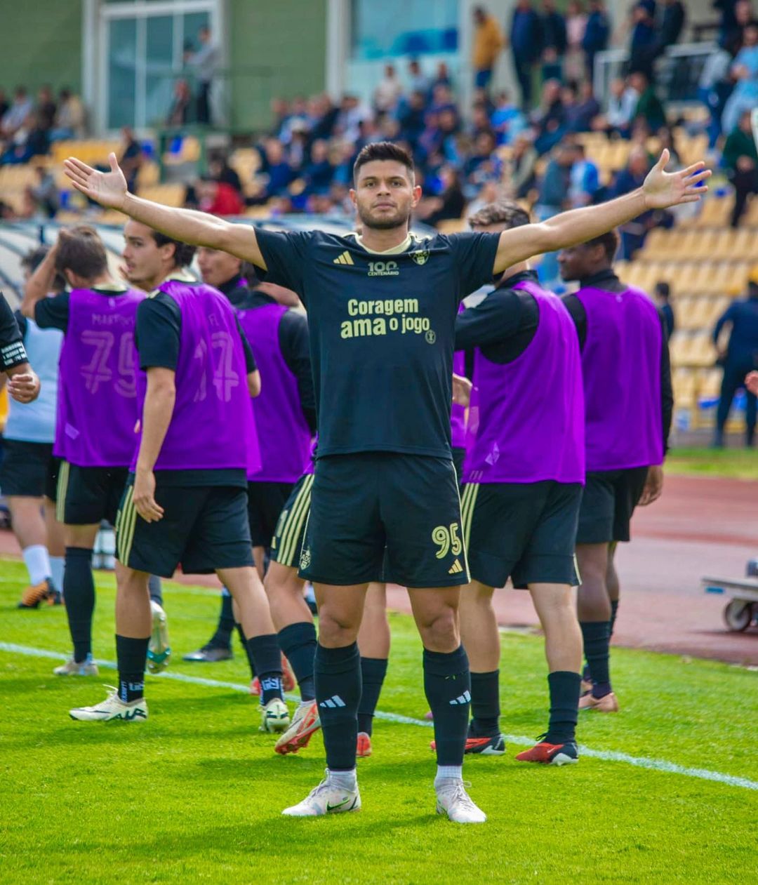 Corinthians: Golaço do Meio Campo em Portugal alimenta sonho do Puskás