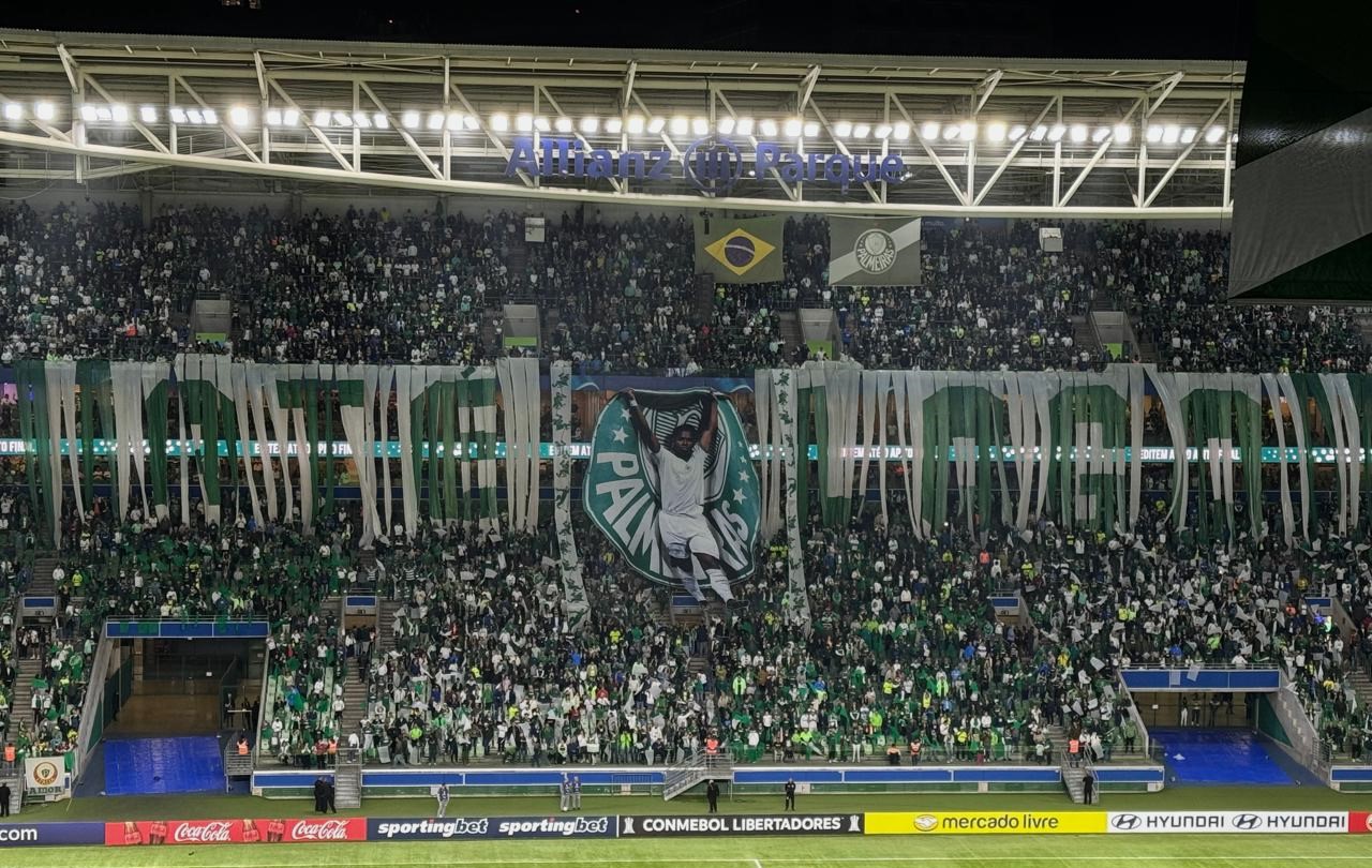 Torcida do Palmeiras se despede de Endrick com emocionante mosaico no Allianz Parque