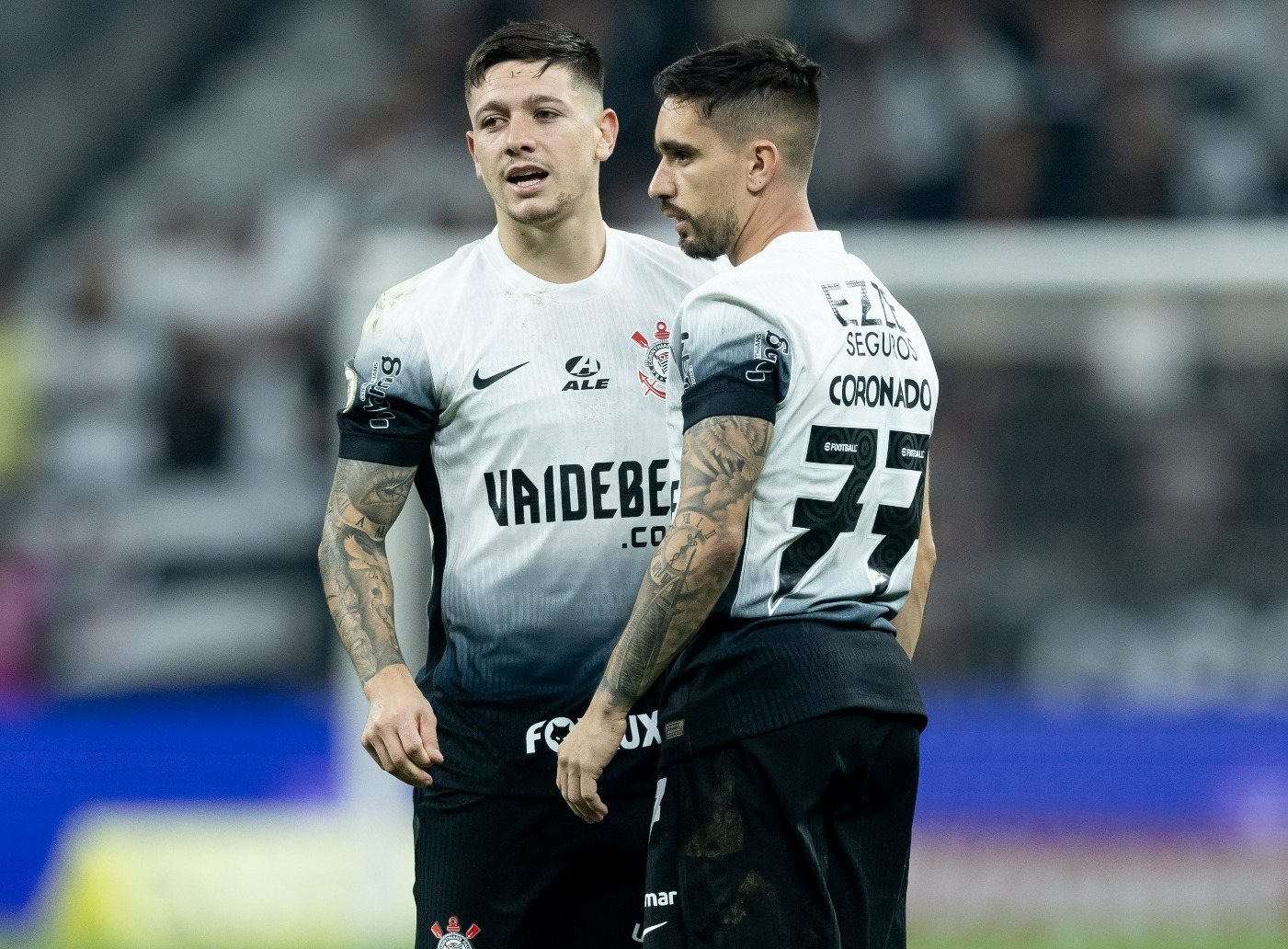 Desempenho do Corinthians na derrota para o Botafogo: destaques e decepções.