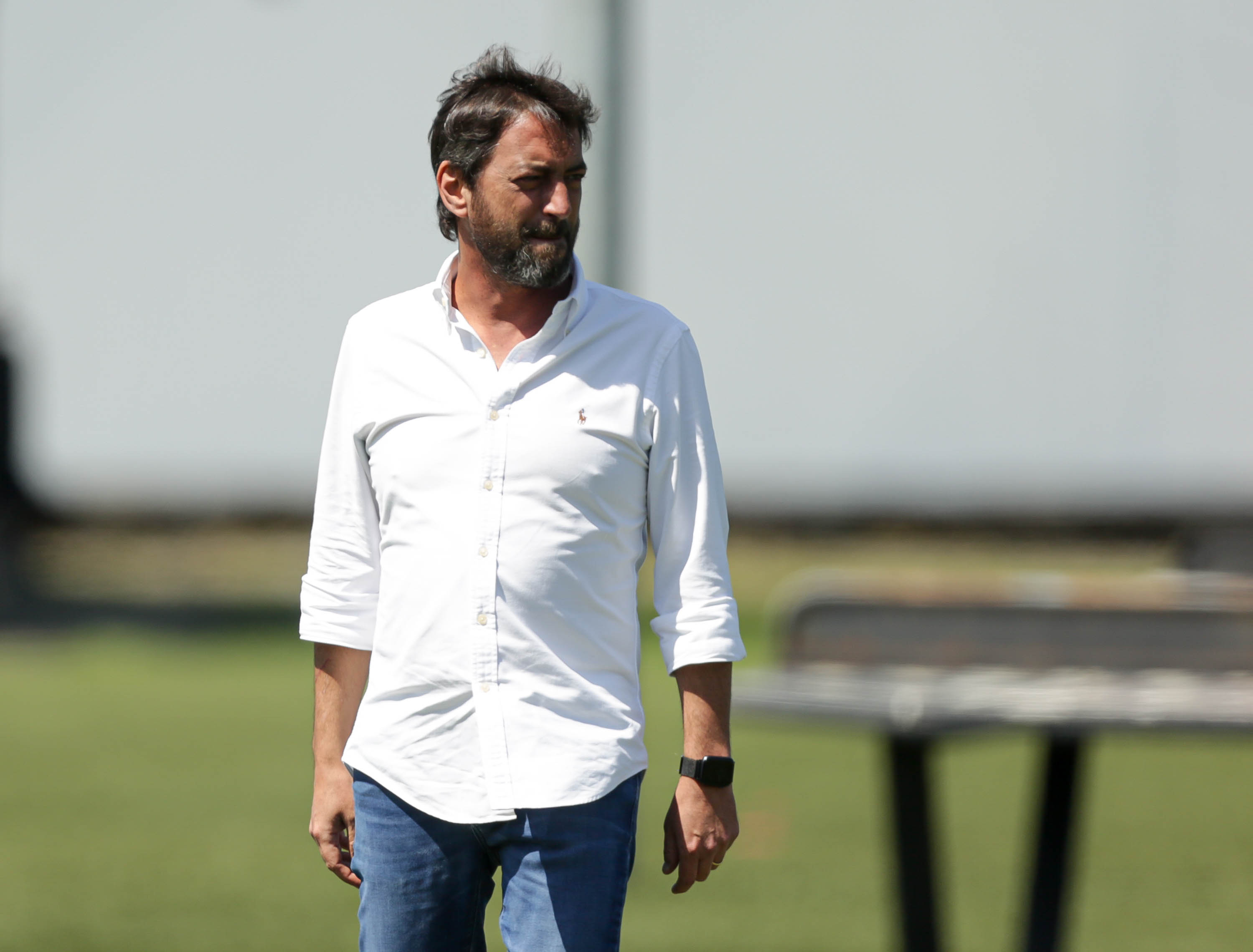 Corinthians recebe cobrança de R$ 1,5 milhão por gastos com reforços de Augusto.