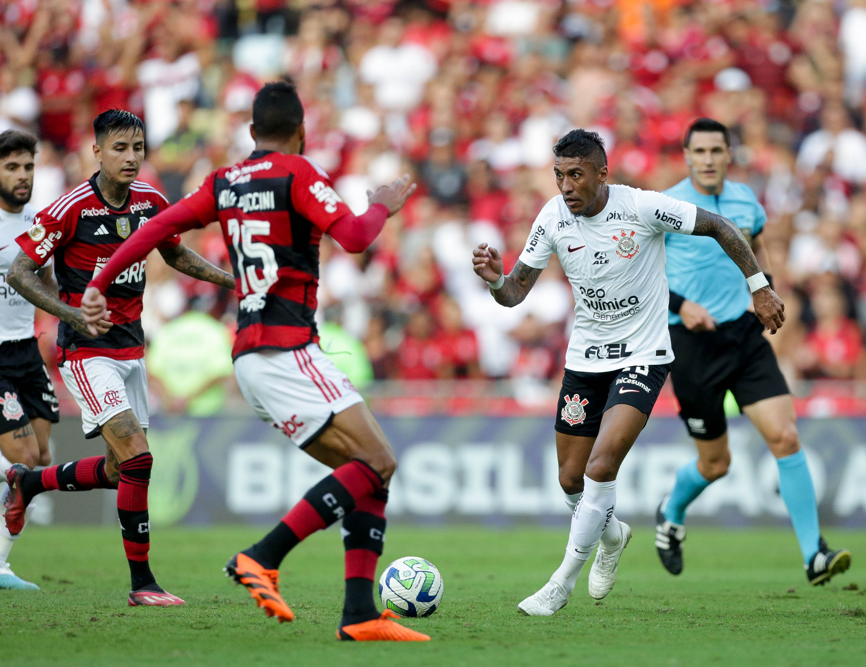 Corinthians supera Flamengo em apenas dois confrontos nos últimos cinco anos