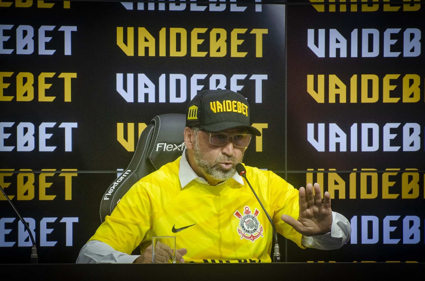 Corinthians firma parceria com PixBet para solucionar bloqueio judicial; confira detalhes.