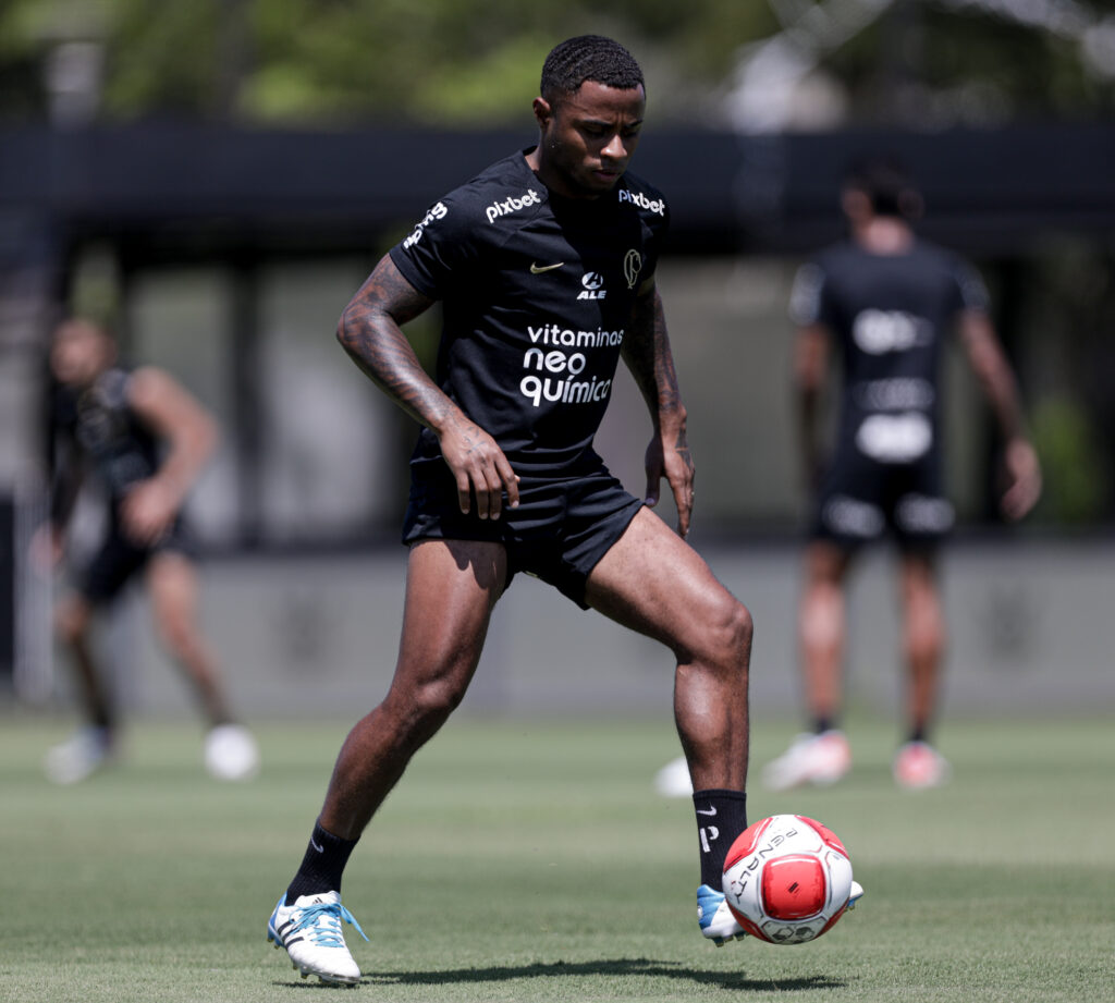 Diego Palacios, com lesão no joelho esquerdo, é baixa certa no Corinthians, enquanto Arthur Sousa, com desconforto muscular, é dúvida