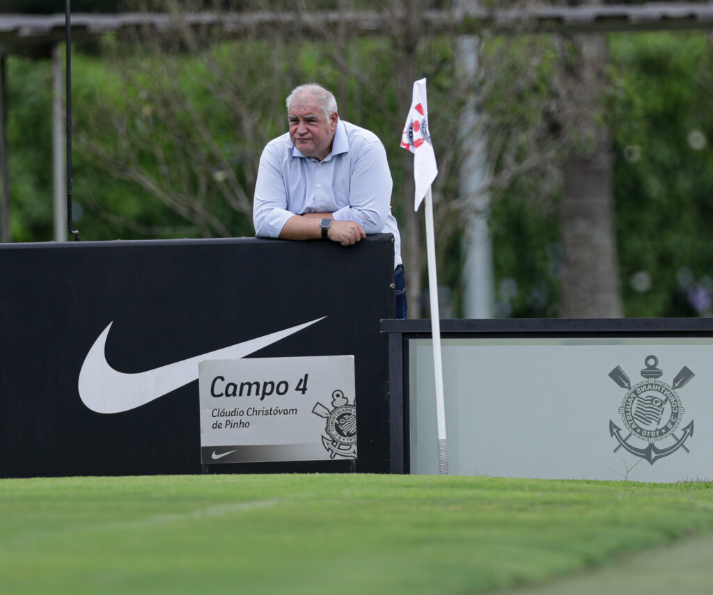 Pressão sobre Augusto aumenta no Corinthians: Fran ganha protagonismo no clube.