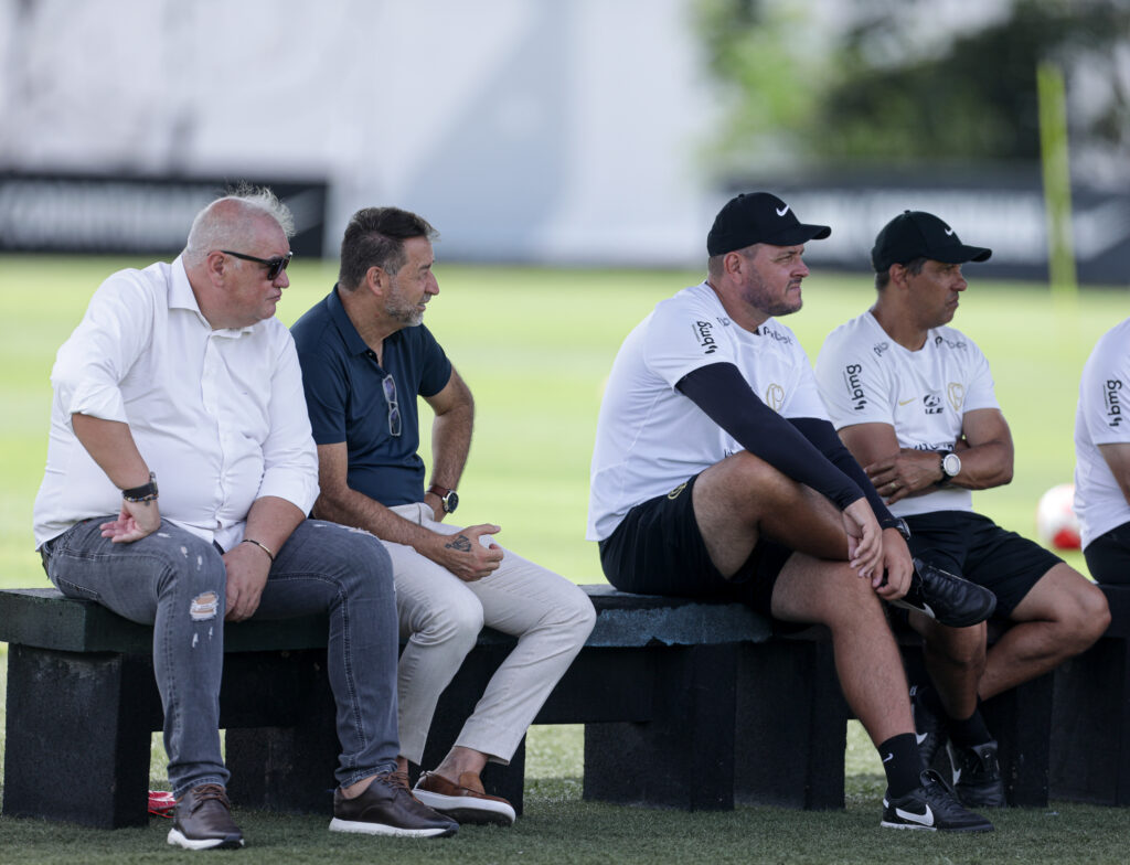 O Corinthians, que terá o interino Thiago Koslosk, deve ir a campo com: Cássio; Fagner, Félix Torres, Caetano e Hugo; Raniele, Maycon e Matheus Araújo; Romero, Gustavo Silva e Pedro Raul (Yuri Alberto)