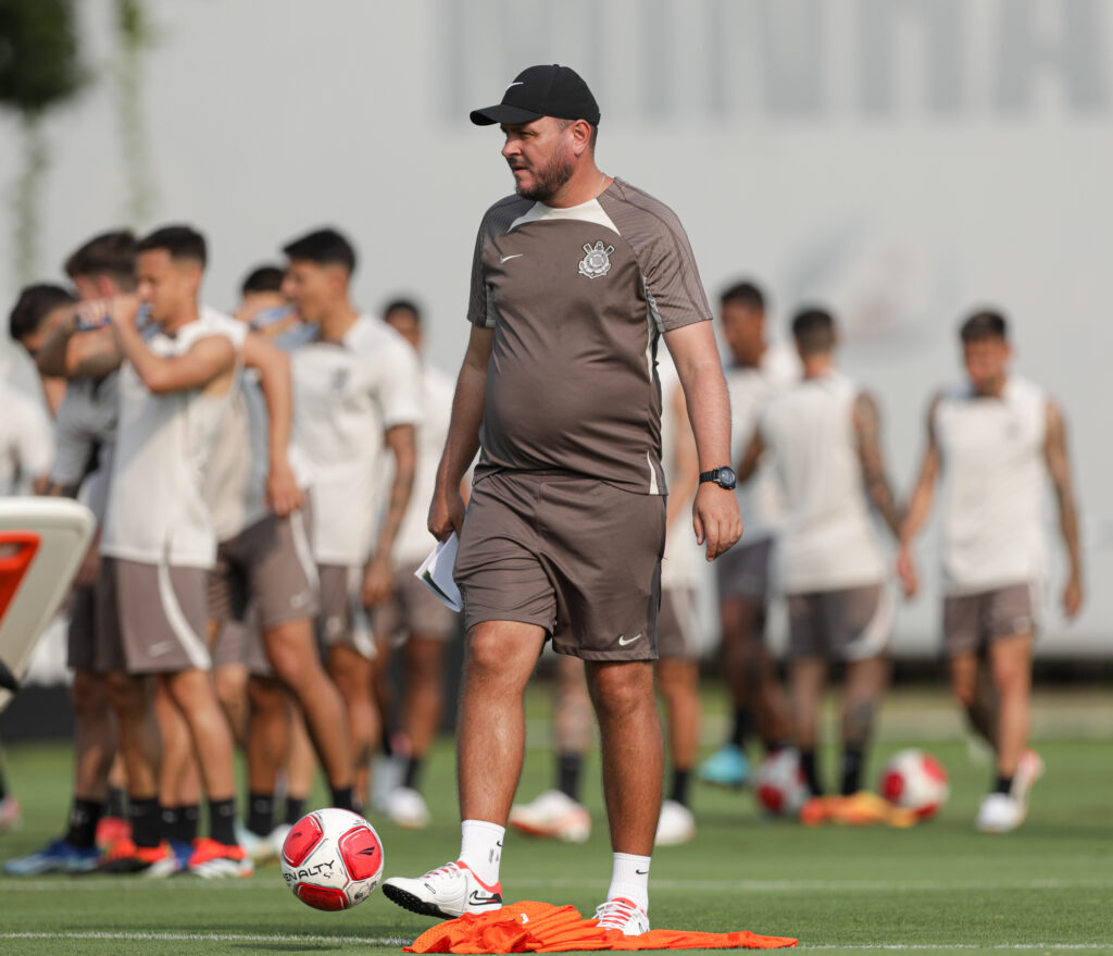 Corinthians conclui preparação para derby contra Santos; confira relacionados e escalação