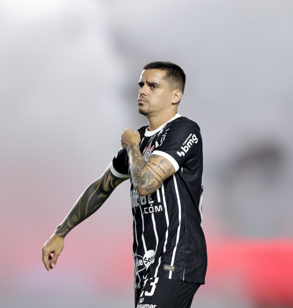 Fagner foi um dos piores em campo, com muitos erros técnicos