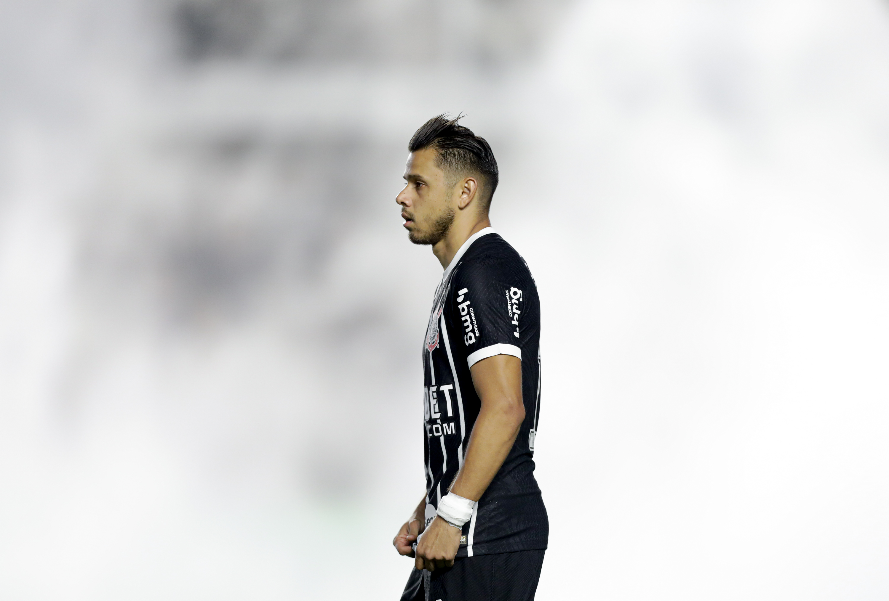 Romero suspenso por terceiro amarelo e desfalca Corinthians contra Portuguesa.