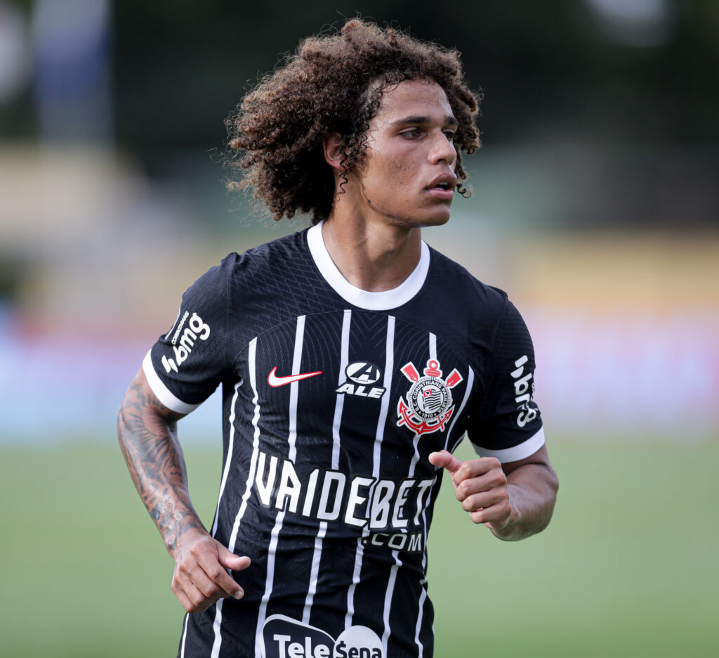 Biro não aproveitou a chance que teve. Jogo bem ruim do meia, que perdeu uma chance clara de marcar