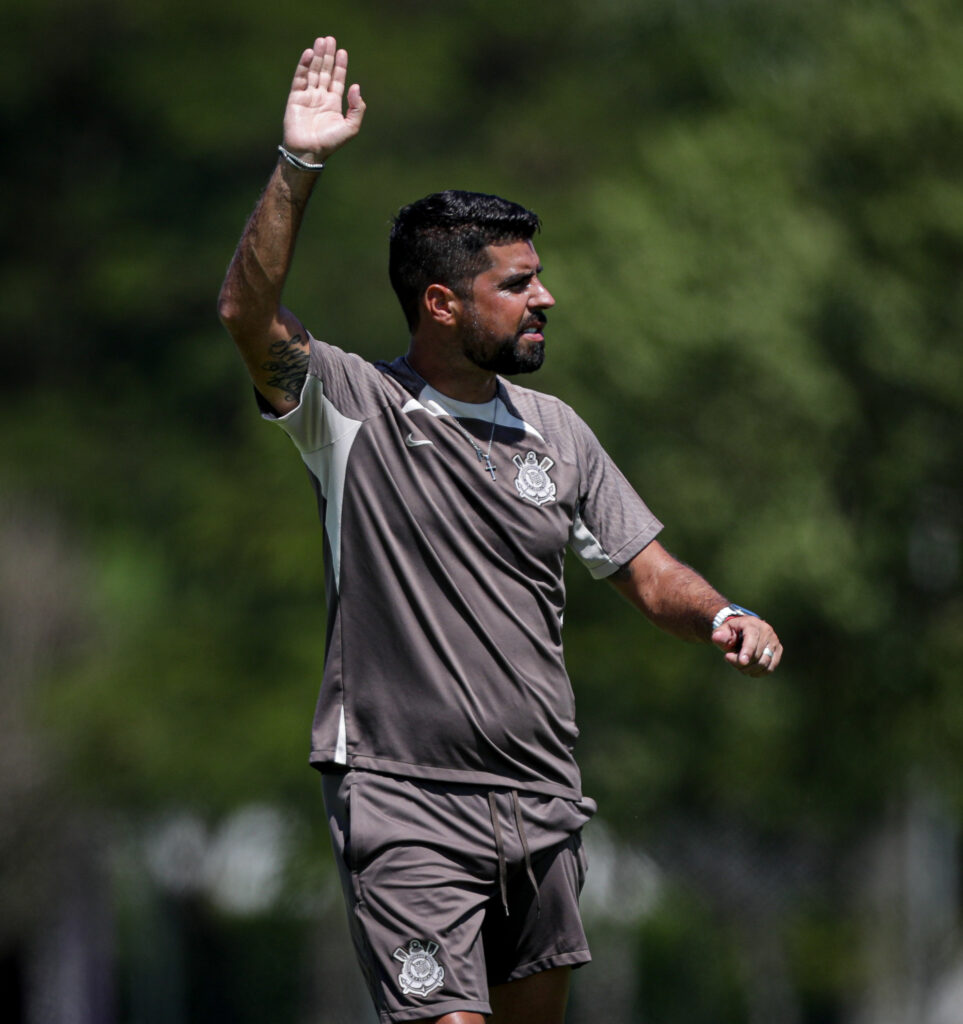 Corinthians finaliza preparação para duelo contra São Bernardo; confira possível time titular
