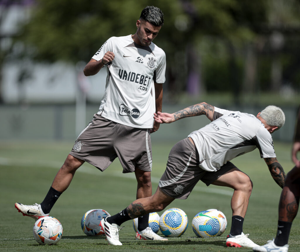 Treino do Corinthians: Recuperação de Coronado e Fausto no elenco.