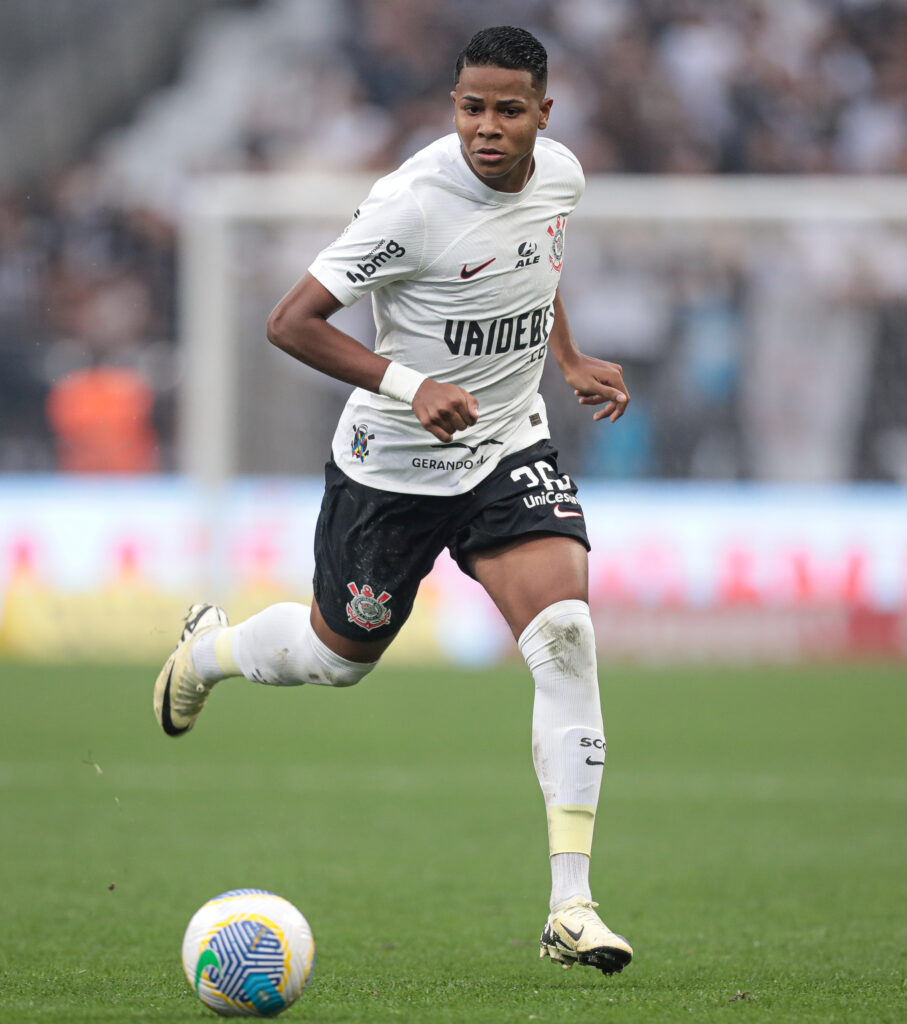Técnico do Corinthians pede paciência e comenta sobre comportamento de Wesley