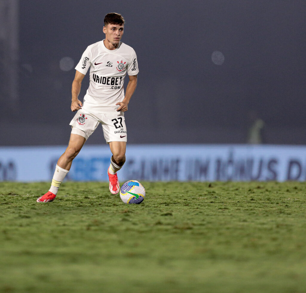 Breno Bidon perde espaço em meio à crise do Corinthians; saiba motivos.