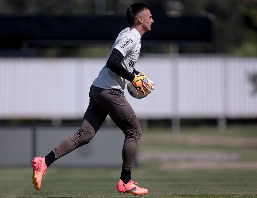 Corinthians define renovação de Matheus Donelli como potencial substituto de Carlos Miguel