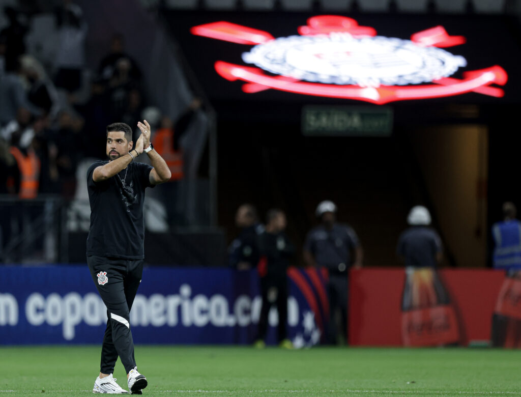 Antônio pede paz e comenta possível saída de Cássio no Corinthians