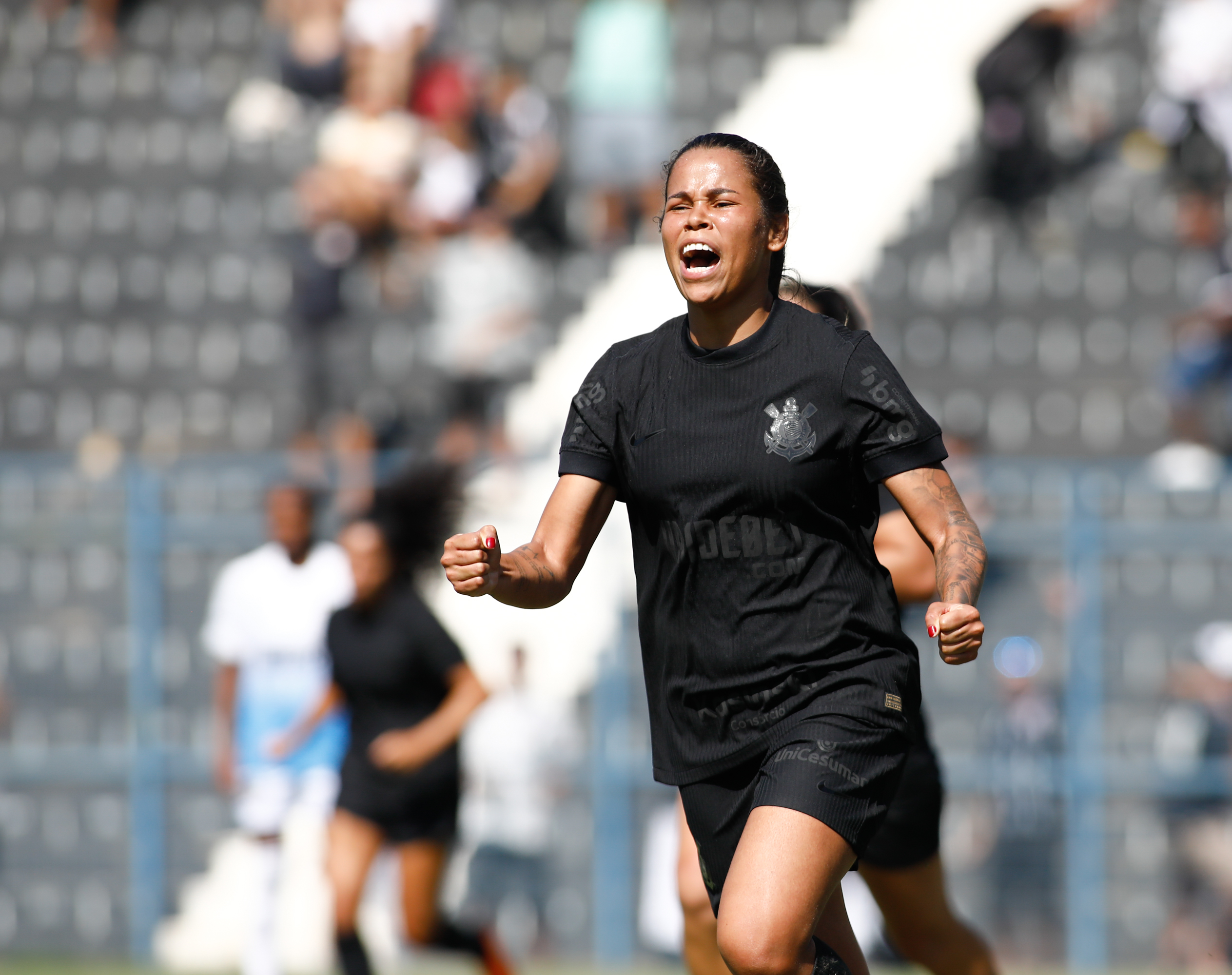 Corinthians amplia invencibilidade ao vencer Real Brasília no Brasileirão feminino.